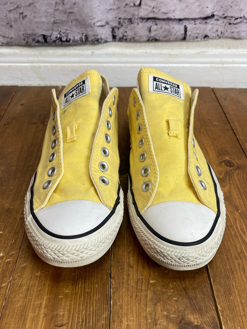 Converse butter yellow low top sneakers Mens size 9, Womens size 11 - Picture 2 of 7